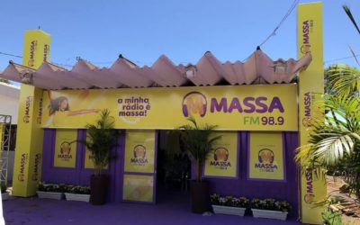Fachada Massa FM + Banner